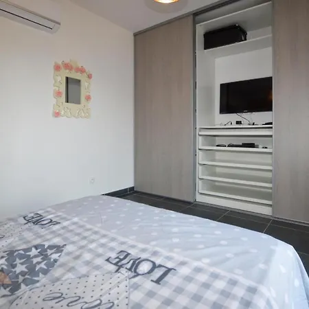 Stunning In Lucciana With Wifi And 1 Bedrooms Apartment Lucciana (Corsica)